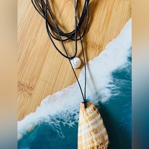 Free People NWT shell layered Necklace